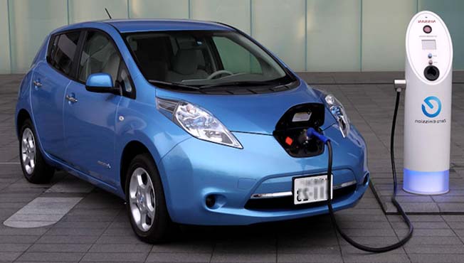 Electric Car खरेदी केल्यास १० वर्षात १० लाखांची बचत
