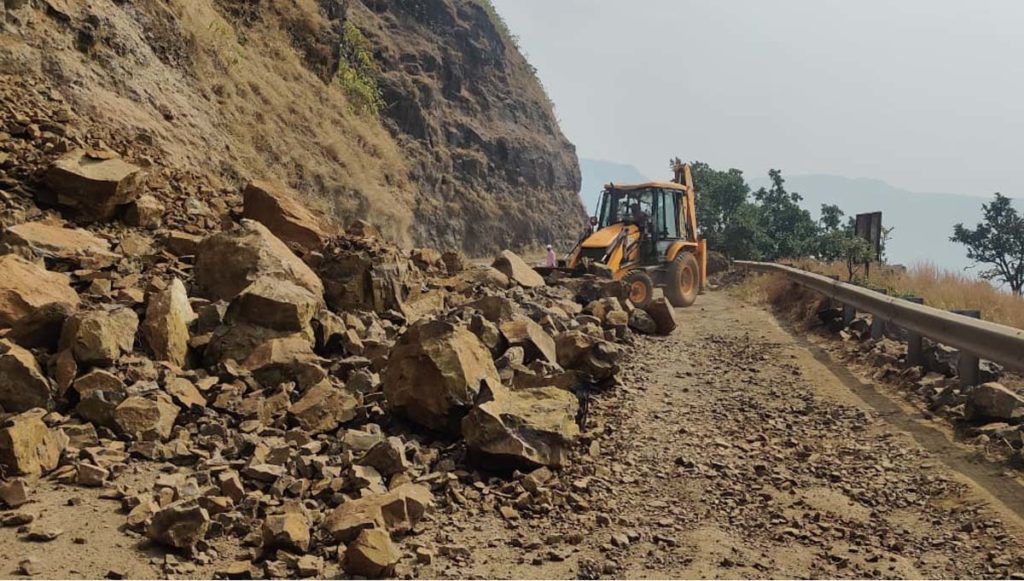 Landslide Anuskura www.pudhari.com