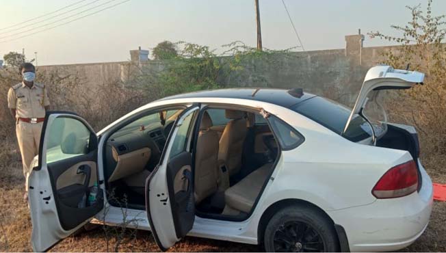 कारमध्ये एसीचा स्फोट जोडप्याचा मृत्यू www.pudhari.news