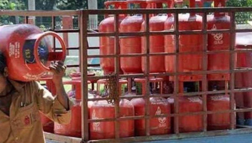 Commercial LPG Prices slashed by Rs 158