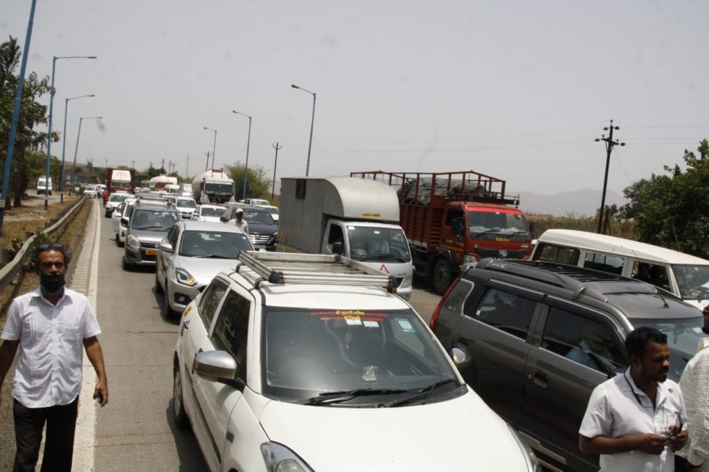 Traffic jam in kiwale chowk dehu road pimpri chinchwad pune