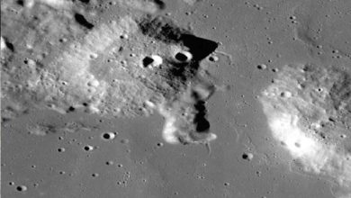 चंद्रावर दिसल्या रहस्यमय टेकड्या