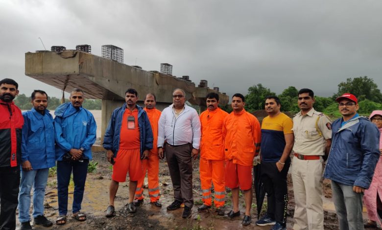 Ten workers rescued ‍by NDRF in Vaitarna River in Palghar