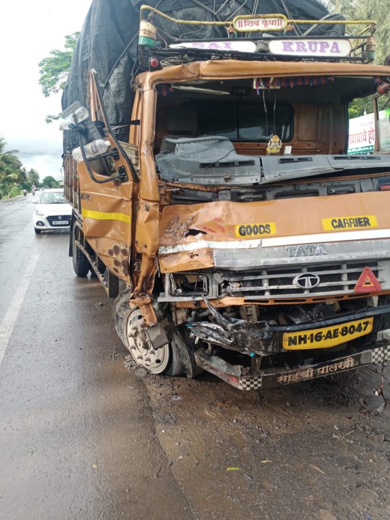 Truck and tempo accident in Narayangaon Pune