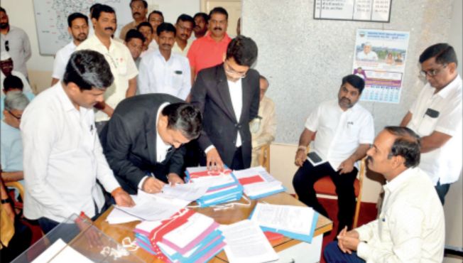 राजाराम कारखाना निवडणूक : विरोधकांनी पुराव्यादाखल सादर केली 1 लाख 30 हजार कागदपत्रे