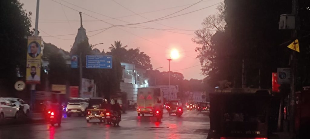 Rain in pimpri chinchwad city on thrusday evening pune