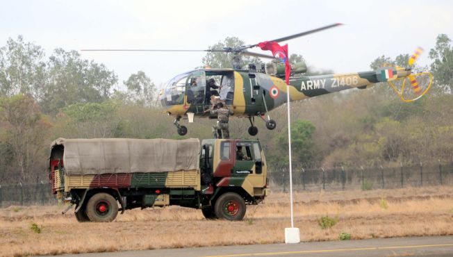 हेलिकॉप्टरवर प्रात्यक्षिके,www.pudhari.news