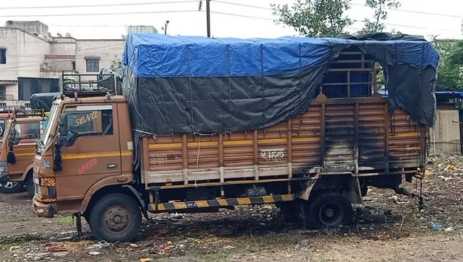 ट्रक जळाला,www.pudhari.news