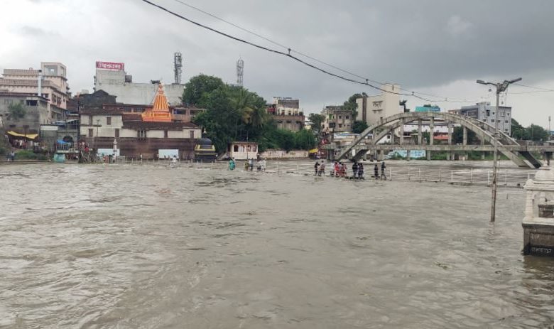 Alandite Bhakti Sopan bridge under water