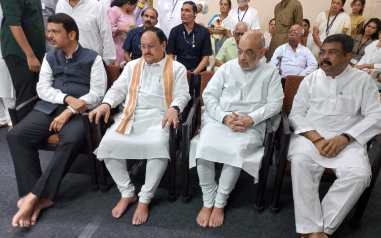 Bhagwat, Shah, Chief Minister along with Deputy Chief Minister paid their last respects to Madandas Devi