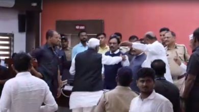 Maharashtra Politics | अंबादास दानवे, भुमरे आणि सत्तार एकमेकांना भिडले, जाणून घ्या बैठकीत काय घडलं?