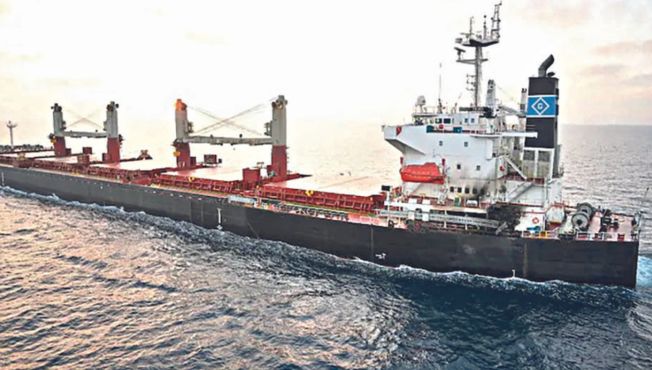 भारताकडे येत असलेल्या जहाजावर क्षेपणास्त्र हल्ला